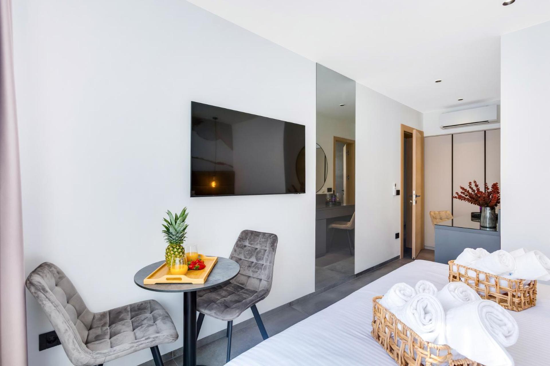 Fly Rooms Medulin - 50M From The Beach - New 2024 Room photo